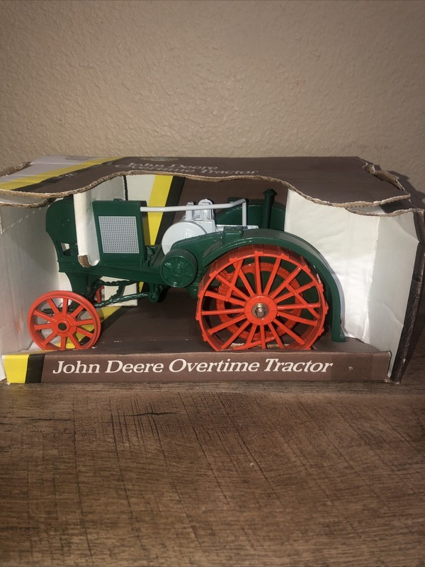 John Deere Overtime Toy Farm Tractor, in original box 1/16th Scale #5811