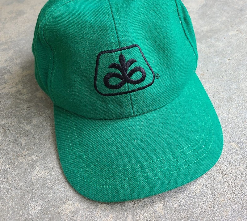Pioneer Seed Hat “Technology That Yields” Green Hat Made USA Snapback gallery