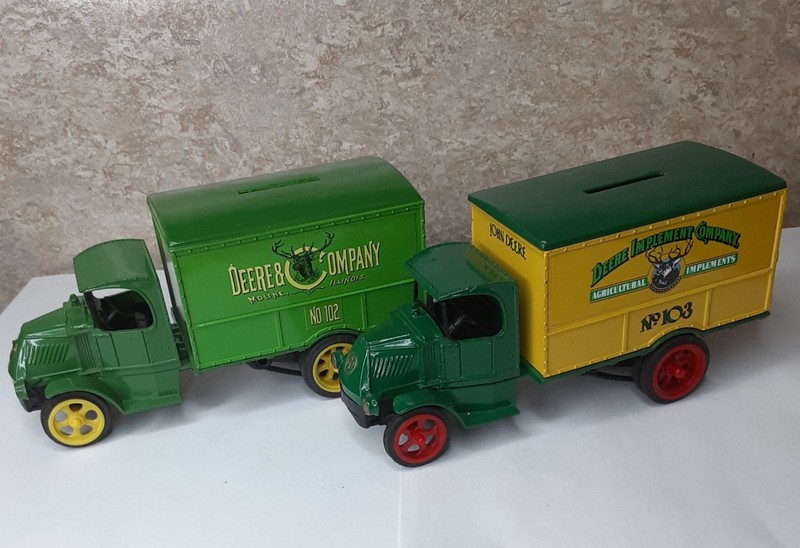 2x ERTL 1926 Mack Bulldog John Deere Diecast Trucks Coin Banks No. 102 103