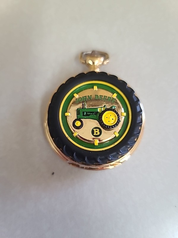 Franklin Mint John Deere Pocket Watch Model B Tested and Working New Battery gallery