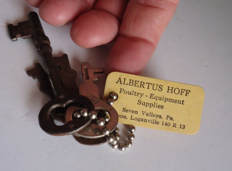 Antique Advertising Key Fob Albertus Hoff Poultry Sales ,Seven Valleys PA