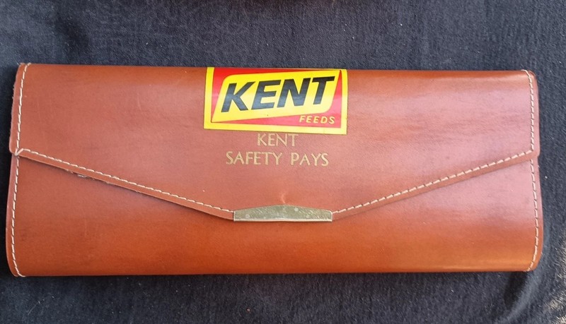 Kent Feeds Advertising Safety Pays Case Road Atlas 1994
