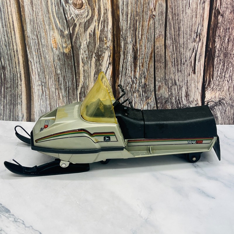 John Deere Vintage Snowmobile Trailfire 440 Battery Operated 1979 ERTL