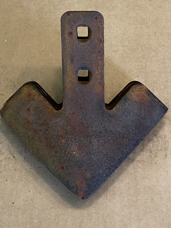 Set of 4 IH Cultivator Tips Sweeps International Harvester IH Farmall Vintage gallery