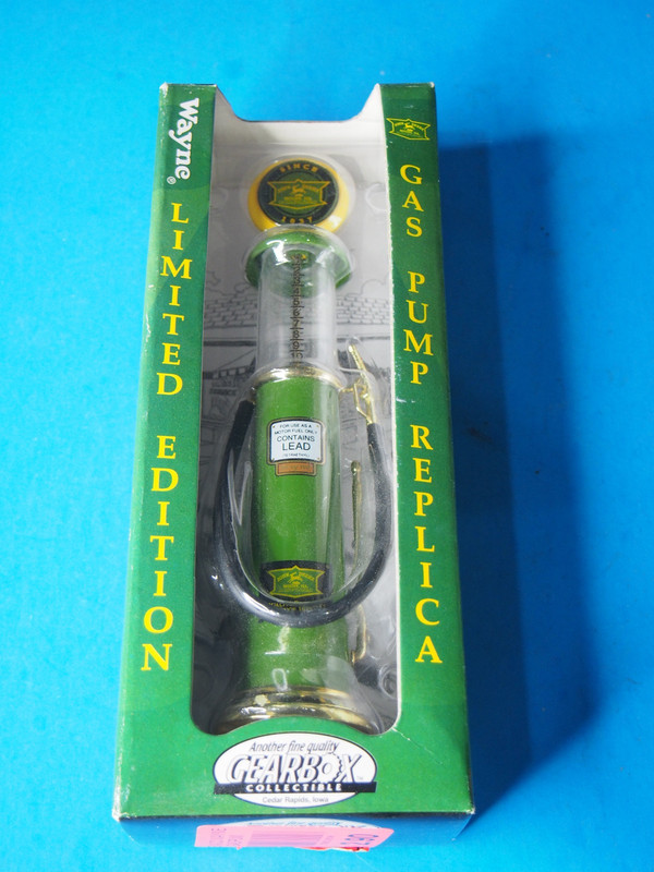 Vintage Gearbox Collectible JOHN DEERE 1920’s Gas Pump In Original Box #07537