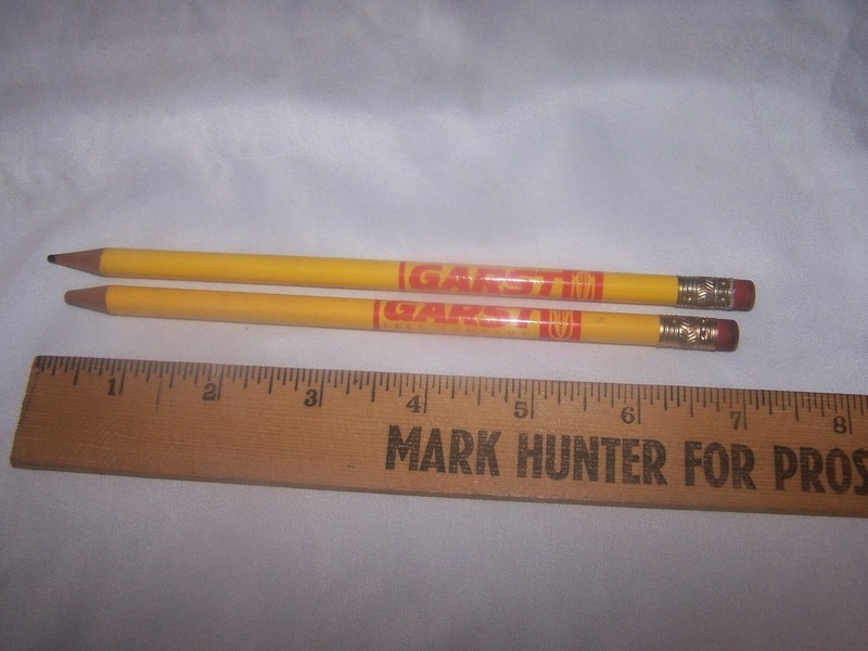 2 Vintage GARST SEED COMPANY Pencils