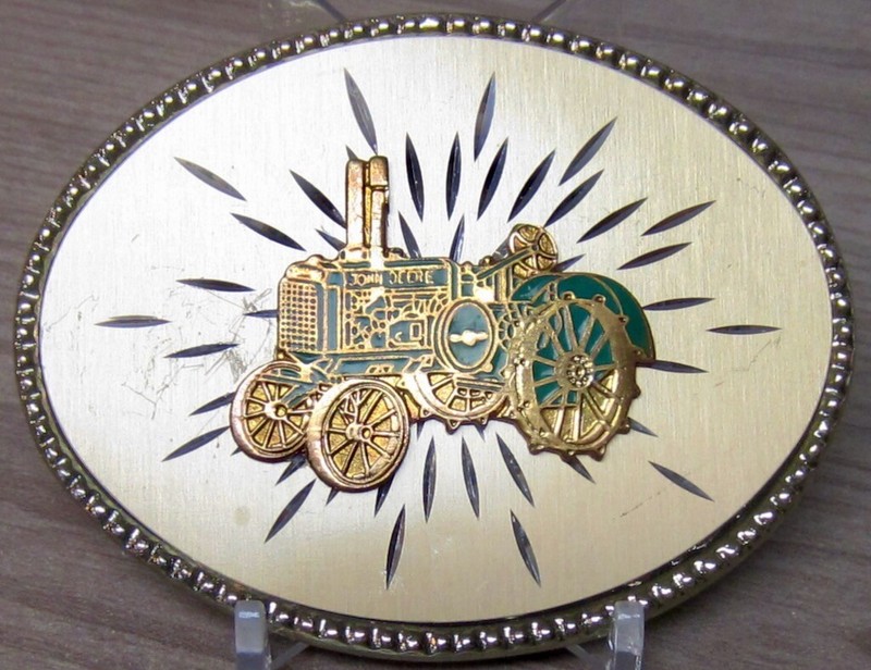 JOHN DEERE BELT BUCKLE Beautiful Two Cylinder Tractor