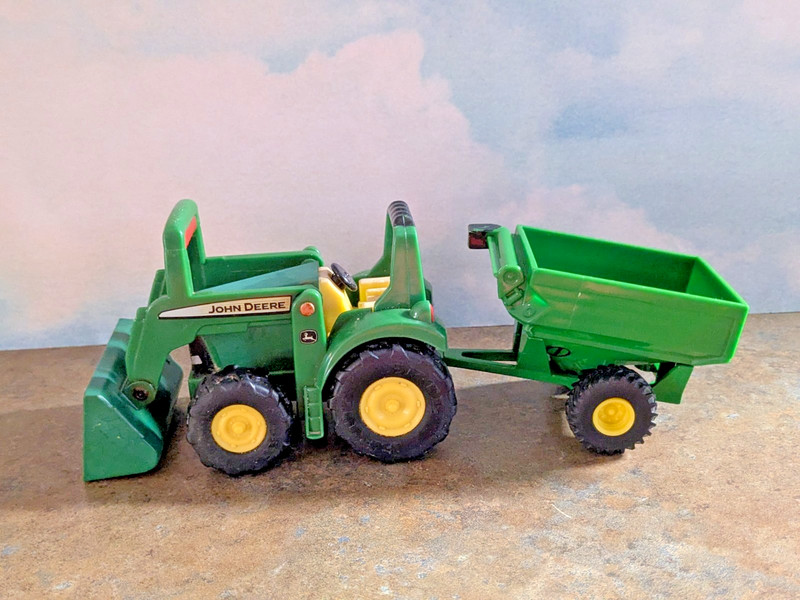 ERTL JOHN DEERE TRACTOR w/FRONT END LOADER & GRAIN TRAILER (1/64) ~ G to VGUC! gallery