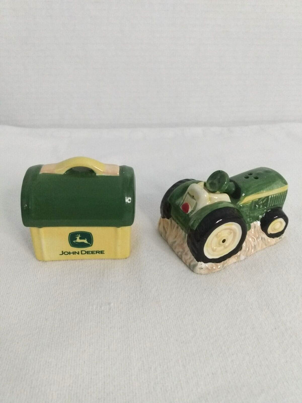 John Deere Salt & Pepper Shakers Tractor & Lunch Box Set Vintage