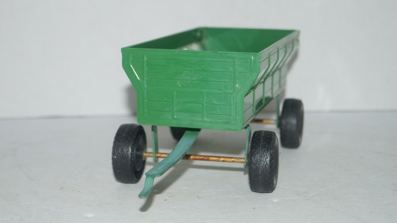 Vintage JOHN DEERE 1:16 Plastic Farm Tractor Flared Wagon Implement by Ertl gallery