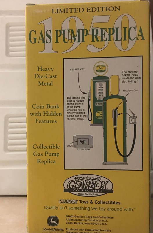 1997 JOHN DEERE GAS PUMP COIN BANK REPLICA 1950 GEARBOX gallery