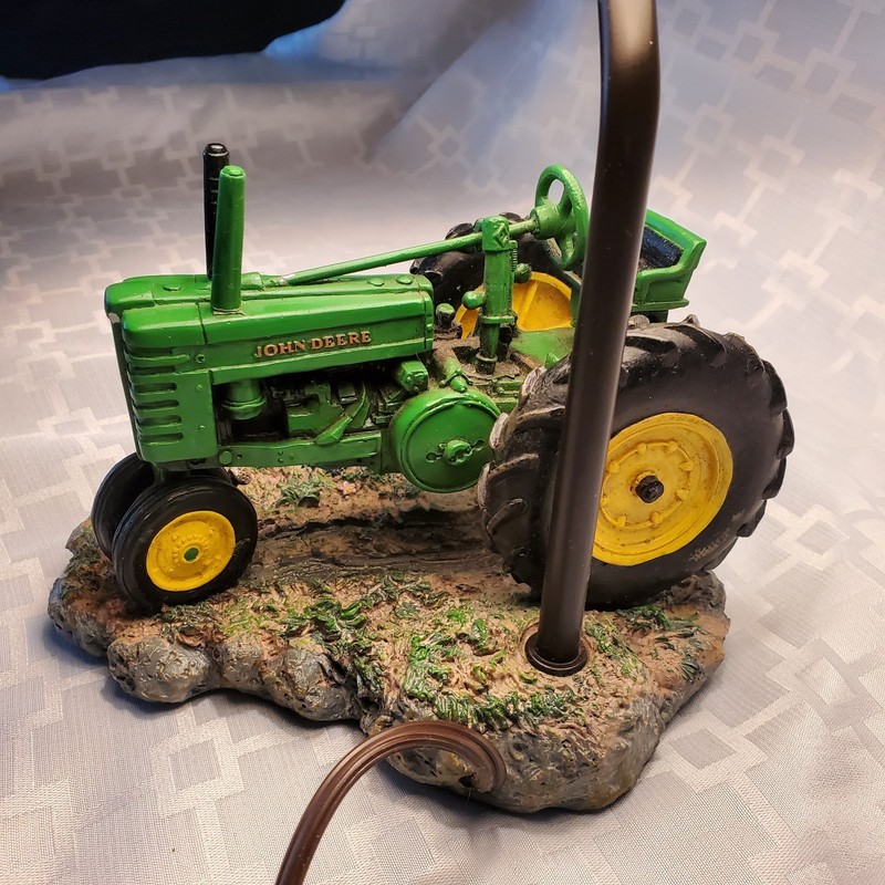 John Deere 1999 Farm Tractor 15.5" Table Lamp Custom Shade,Excellent Condition gallery