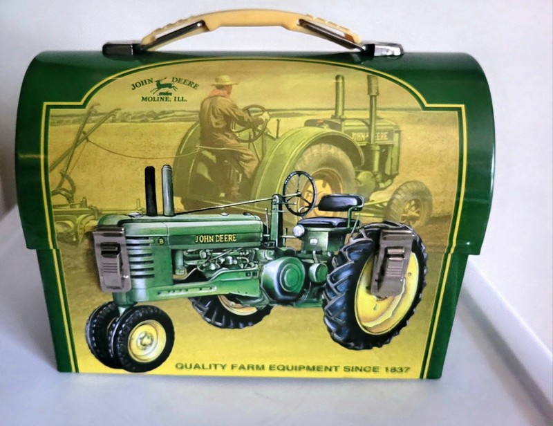 Vtg, JOHN DEERE TRACTOR, Tin Metal, Yellow LUNCH BOX, by TIN BOX COMPANY🔥