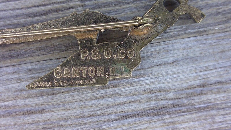 vintage pin advertising P&O plow works Canton, Ill International harvester Z104 gallery
