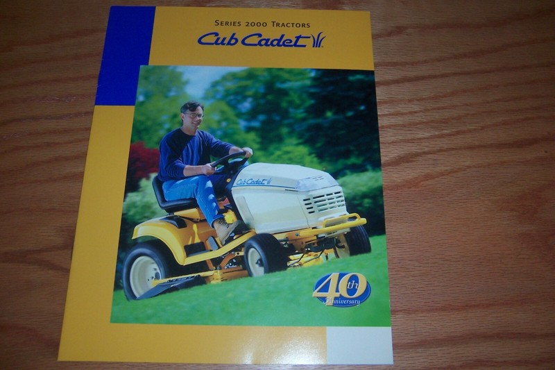 CUB CADET SERIES 2000 TRACTORS 40th ANN., literature, 773-1117 10/00