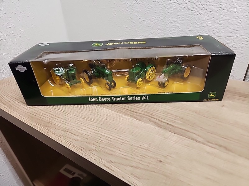 John Deere Tractor Series #1 Athearn Trains Toy Collectible New in Box VTG 1:50