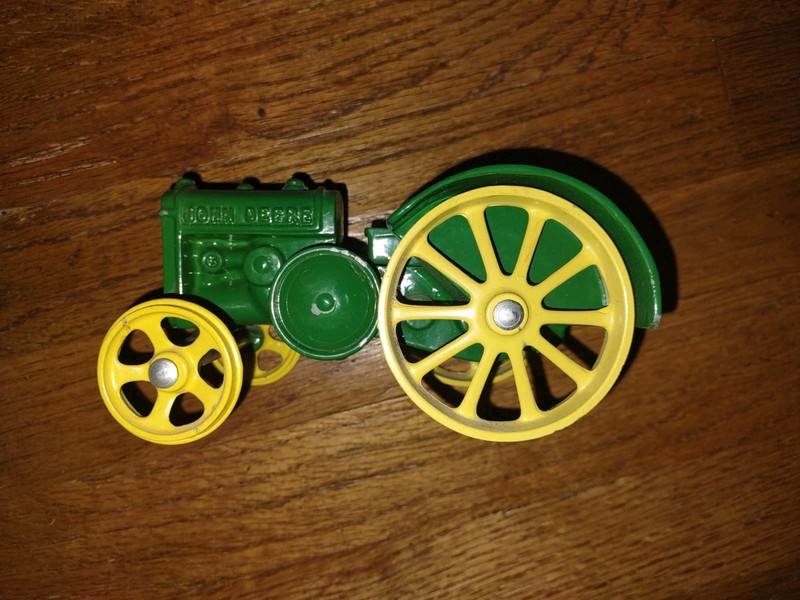 John Deere 1923 Steel Wheeled Model D Two-Cylinder Tractor 1/16 Ertl Toy #500 jd