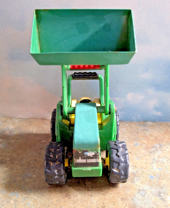 ERTL JOHN DEERE TRACTOR w/FRONT END LOADER & GRAIN TRAILER (1/64) ~ G to VGUC! gallery