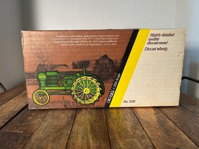 JOHN DEERE 1915 MODEL R "WATERLOO BOY" Ertl 1/16th Scale No. 559 In Original Box gallery
