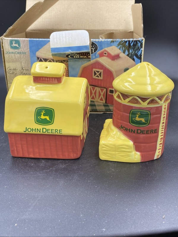 John Deere Farm Barn Silo Salt & Pepper Shakers Agriculture Advertising LOT 142 gallery