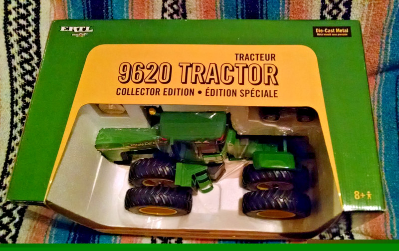 John Deere 9620 Tractor 1:16 Collectors Ed Gold Keychain 1:64 2004 Ertl #15676A gallery