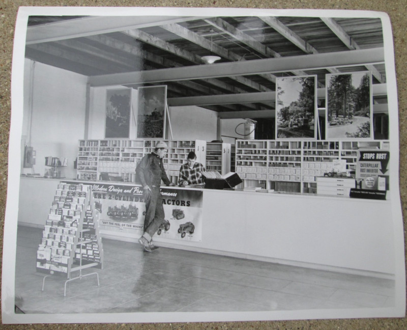 Caterpillar Tractor Co. 8″ x 10″ Photo Parts Counter Unknown Location A 1950’s