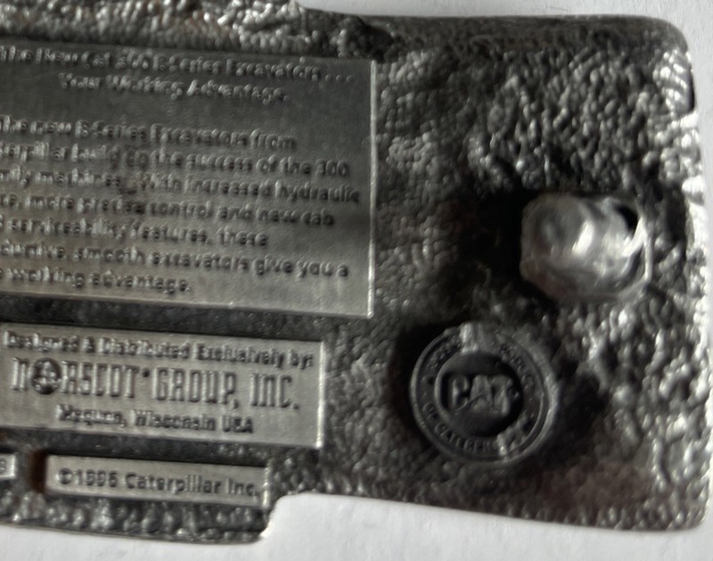 CAT 300 FAMILY EXCAVATOR 1995 PEWTER BELT BUCKLE NORSCOT Vintage gallery