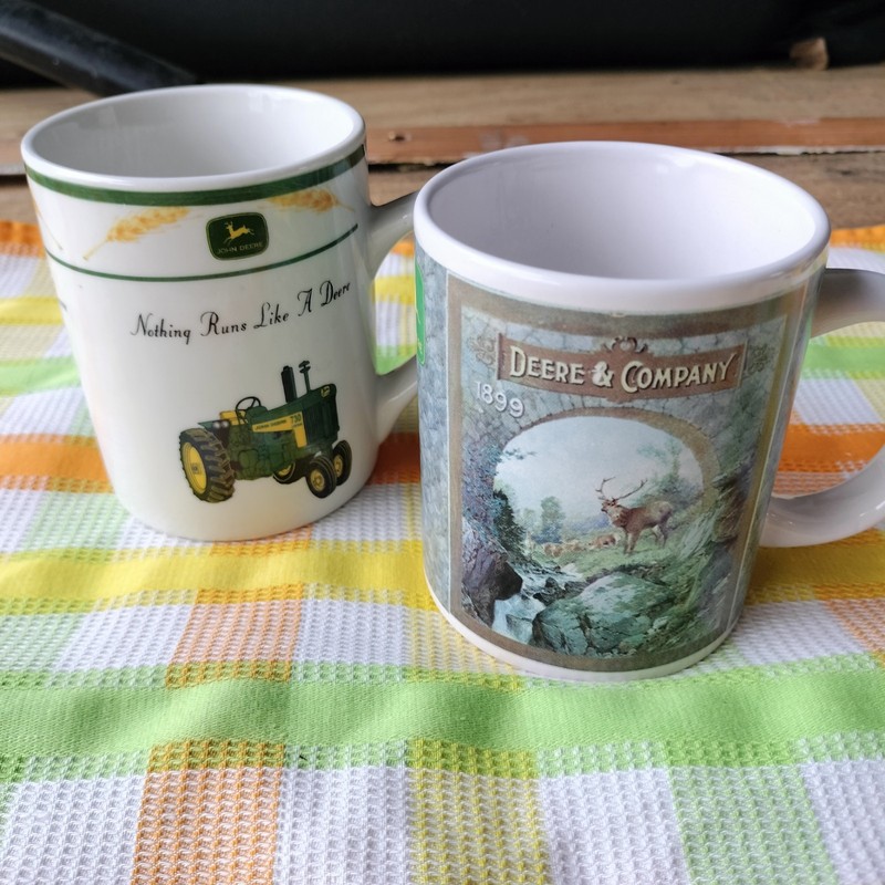 2 JOHN DEERE & Company Logo 3” Coffee MUG Pair Model B Gibson Key Enterprises