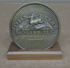 John Deere 1876 Trademark Logo Bronze Medallion Flying Deer 1984 Calendar