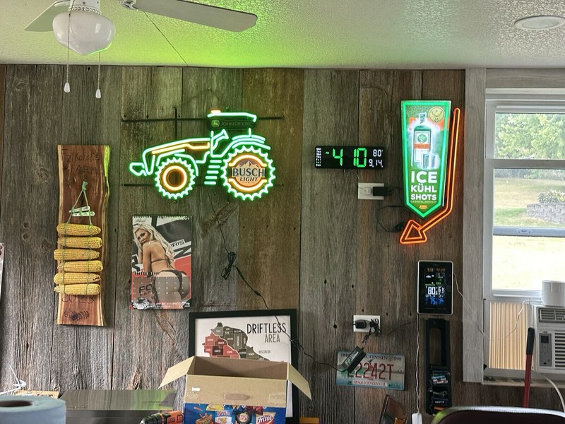 "Busch Light" John Deere Farm Tractor Beer Neon Sign Light Lamp 31" gallery