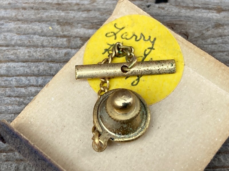 VTG FARM ADVERTISING TIE TACK PIN MOORMAN'S SWINE PIGS gallery