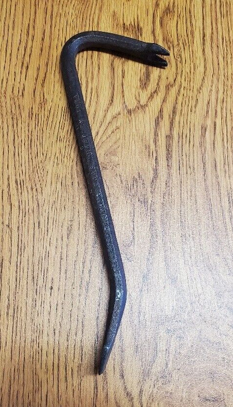 ADVERTISING CROWBAR PRYBAR 11″ HARTLEY CREAMERY & EGGS HARTLEY IOWA (LOT 3030)