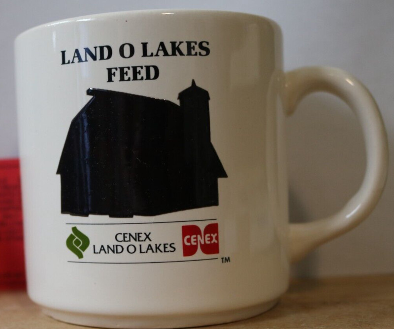 Vintage Land O Lakes Cenex Feeds Mug Dark Barn Hot Liquid Animals Appear in Barn