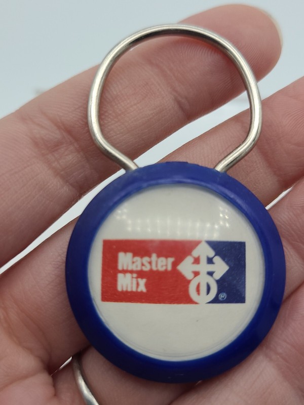 Master Mix Feeds Vtg Key Fob Oxford Farm Service Ohio