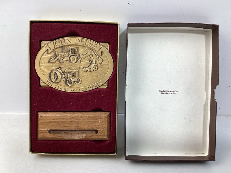John Deere Tractors 1998 Bronze Calendar Medallion With Stand & Original Box