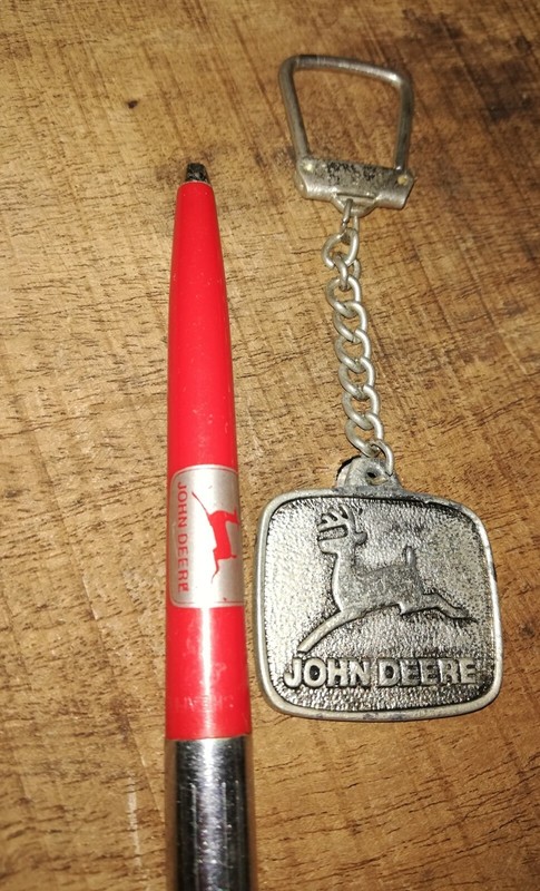 OLD LOT JOHN DEERE ARGENTINA KEYCHAIN & PEN OFFICIAL AGENT + SHEAFFER PEN USA gallery