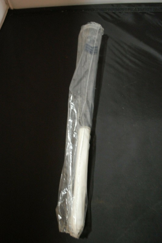 Master Mix Feed Rain Gauge New in Plastic 5 1/2 Inch rain gauge