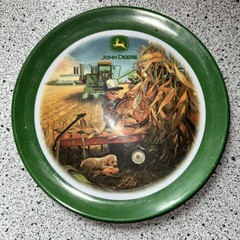 Gibson Everyday China Plastic John Deere 8″ Plate. Child harvest corn w/wagon.