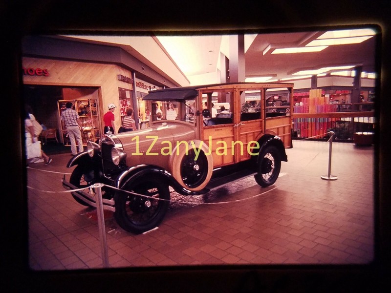 AC3512 35mm Slide of an Allis-Chalmers from MEDIA ARCHIVES 29 FORD DISPLAYED