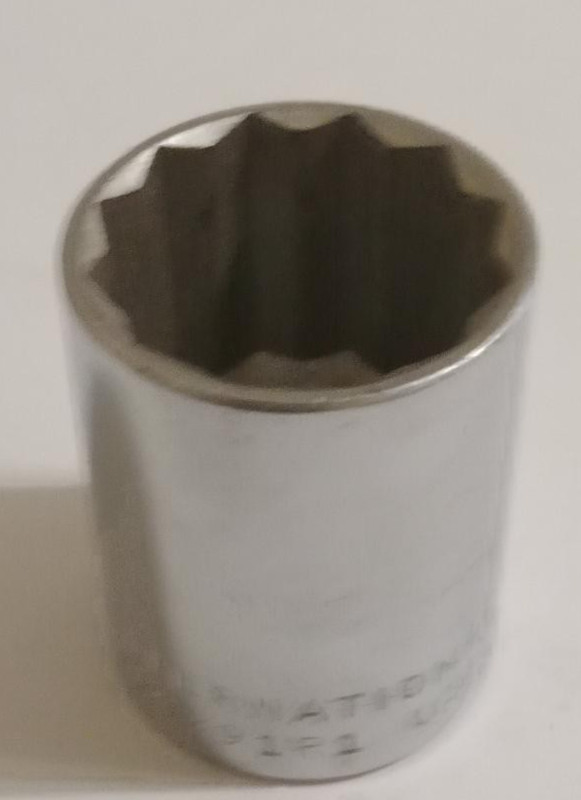 International Harvester 12PT Shallow Socket 1″ & 1/2 Drive PN 999391R1