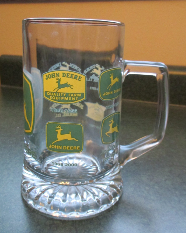 New JOHN DEERE Licensed Drinking Glass Beer Mug 16 oz – Logo History