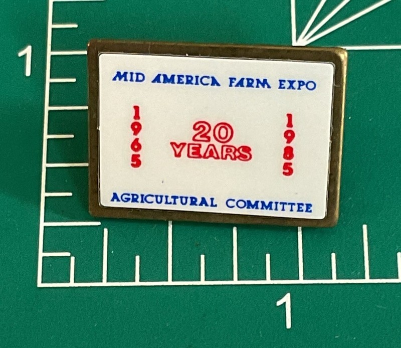 1985 Mid America Farm Expo 20 Years Agricutural Committee Pin gallery