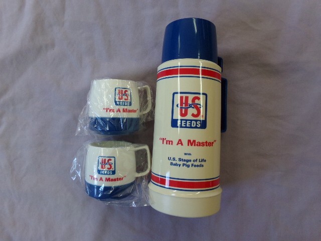 US Feeds “I’m A Master” Plastic Thermos and Mug Set