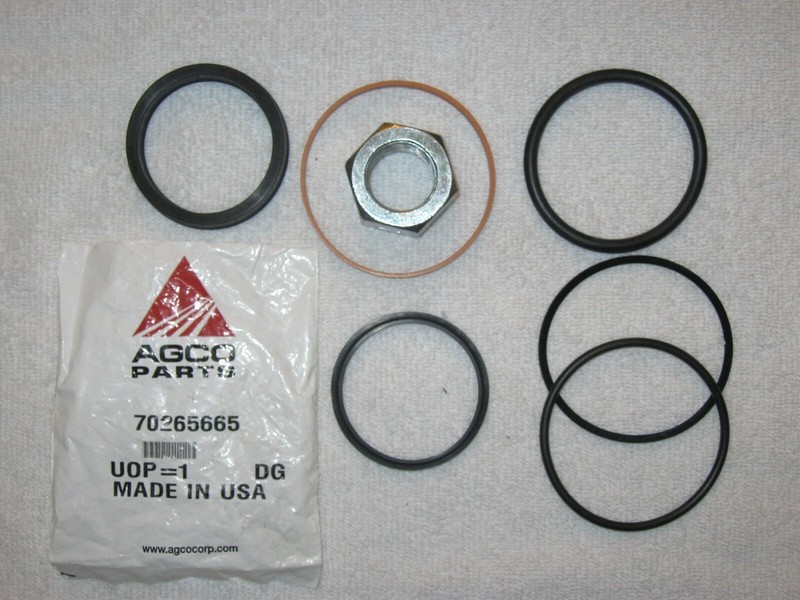 GENUINE ALLIS CHALMERS 7010 7020 7030 7040+ STEERING CYLINDER SEAL KIT 70265665