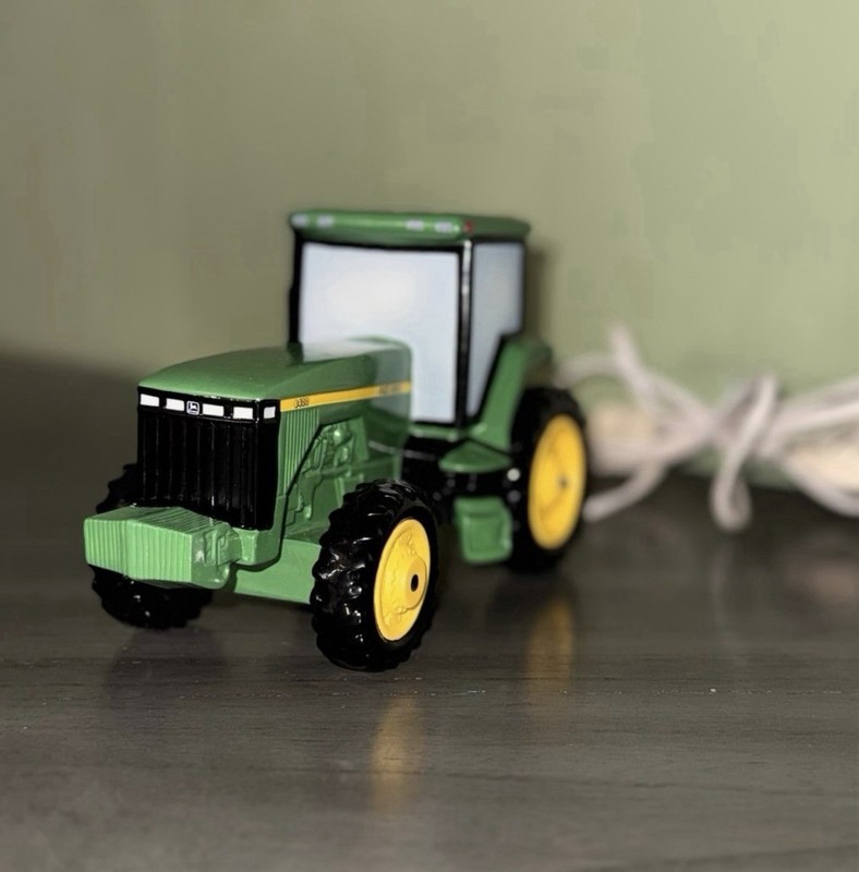 Vintage JOHN DEERE Tractor Metal Night Light Enesco 1998 #538701