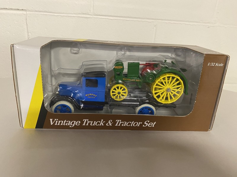 1931 Hawkeye Flatbed Truck With 1919 John Deere Waterloo Boy Tractor-1.32-New