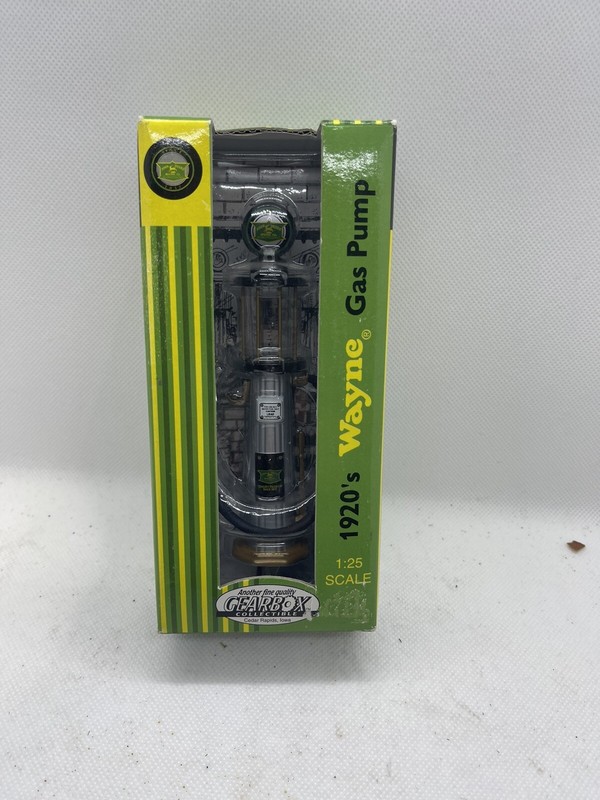 Gearbox John Deere Gasoline Wayne 1920 Replica Gas Pump 1/25 Scale Die Cast NIB
