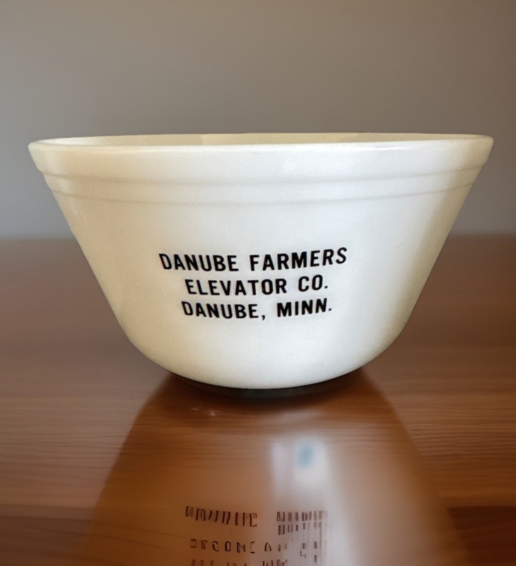 Vtg 1950s Danube MN Farmers Elevator Company Bowl Federal Glass Advertising USA