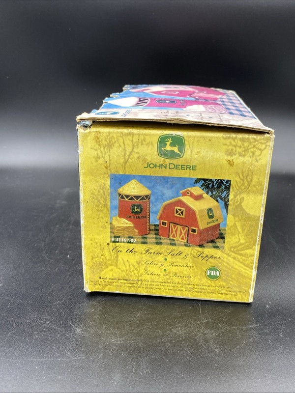 John Deere Farm Barn Silo Salt & Pepper Shakers Agriculture Advertising LOT 142 gallery