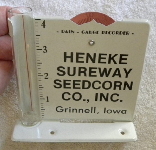 Vintage Heneke Sureway Seed Corn, Grinnell, Iowa IA Metal Rain Gauge, Never Used
